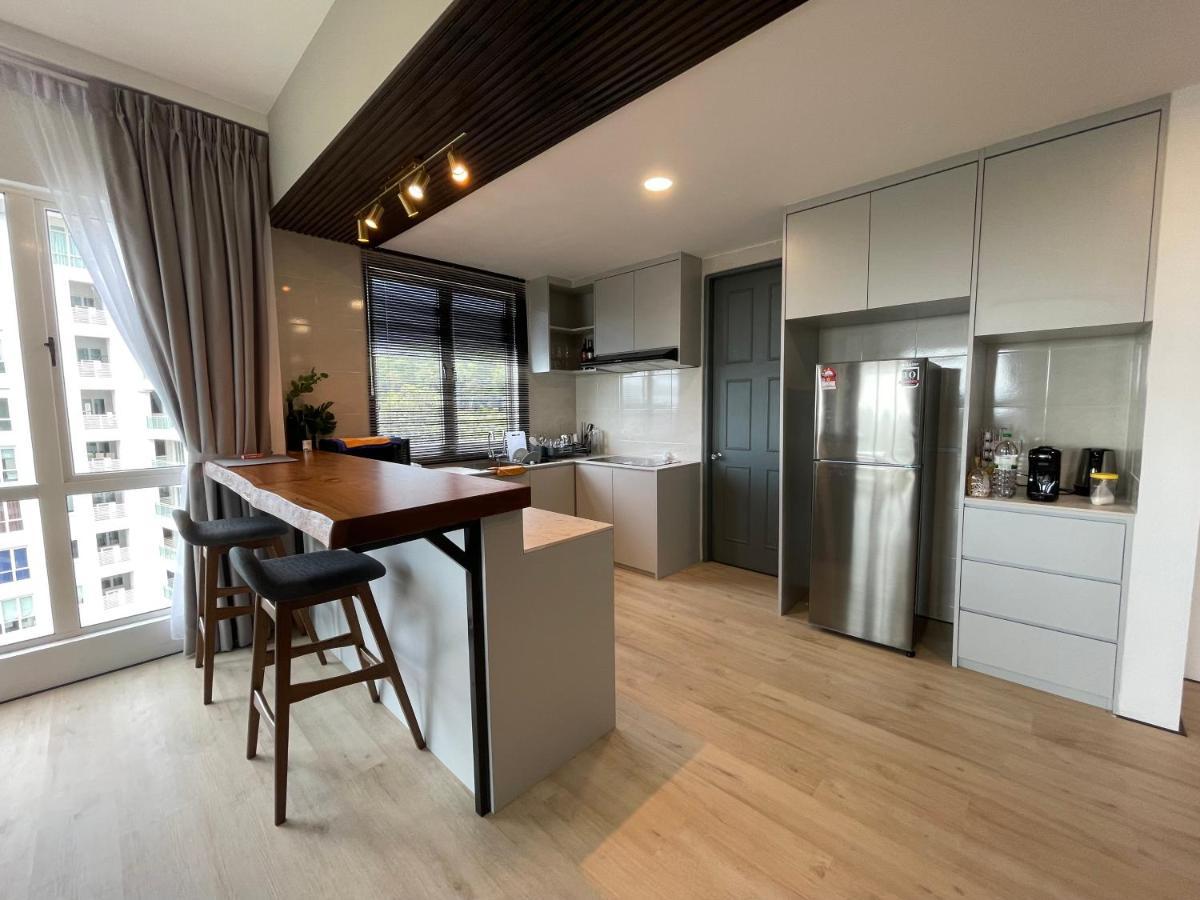 Santubong Suites B Just Like Home Damai Kuching Eksteriør billede
