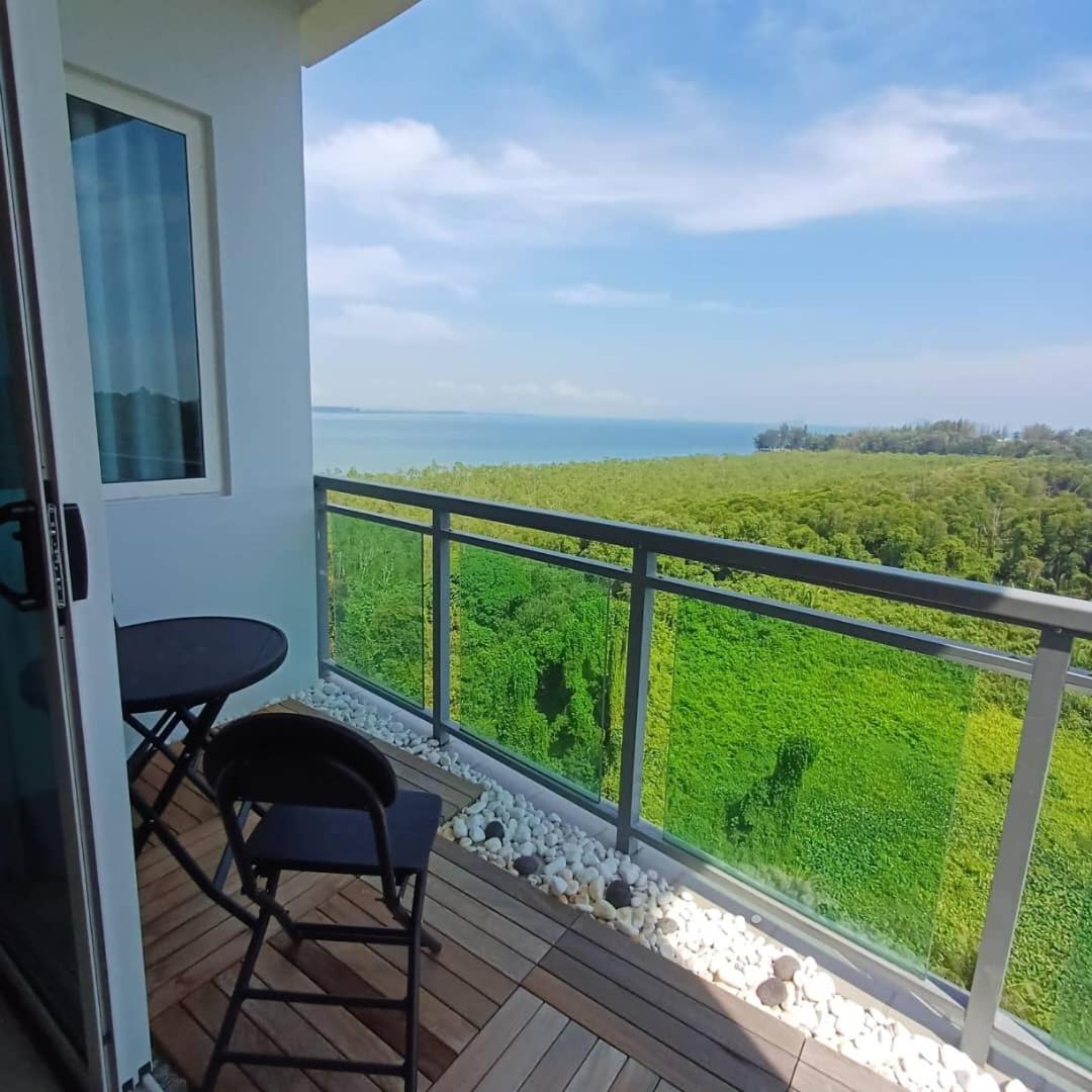 Santubong Suites B Just Like Home Damai Kuching Eksteriør billede